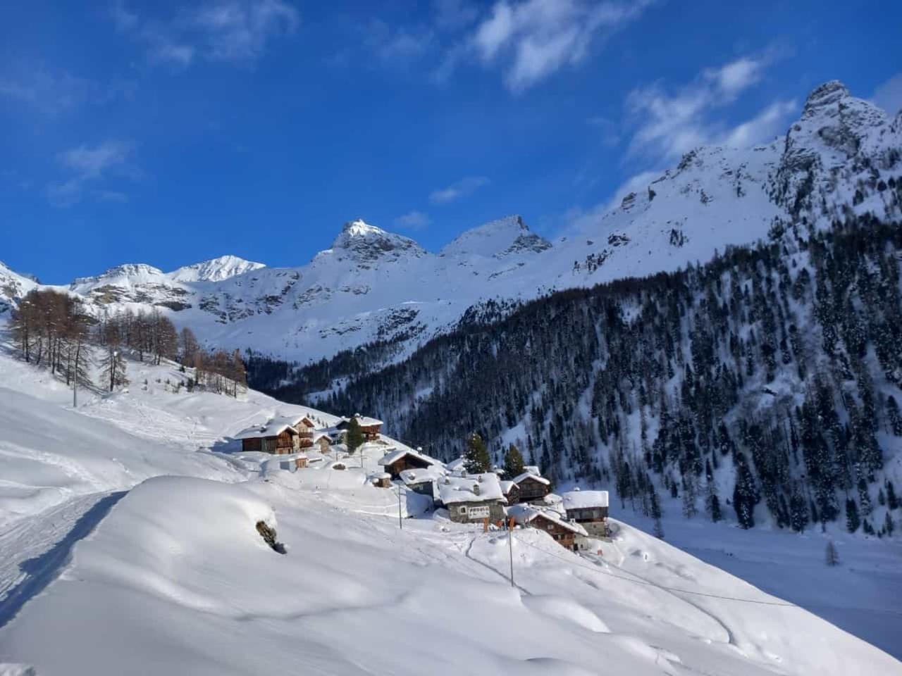 L' Aroula Rooms & Restaurant Champoluc Exterior photo